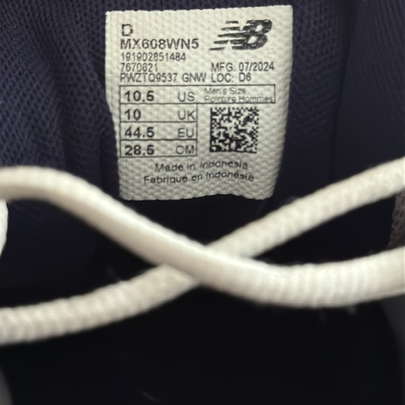New Balance 608 Men's White and Black Athletic Shoes - Picture 6 of 8